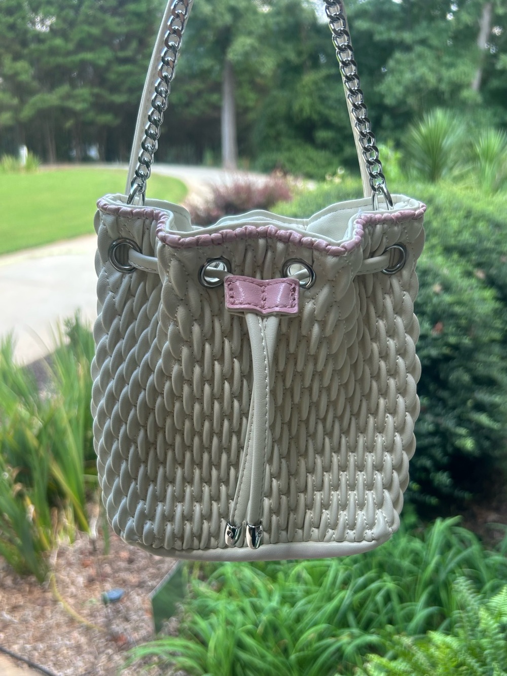 Forever 21 Ivory Woven Bucket Bag Chain Strap Pink Trim Customized Mini Purse